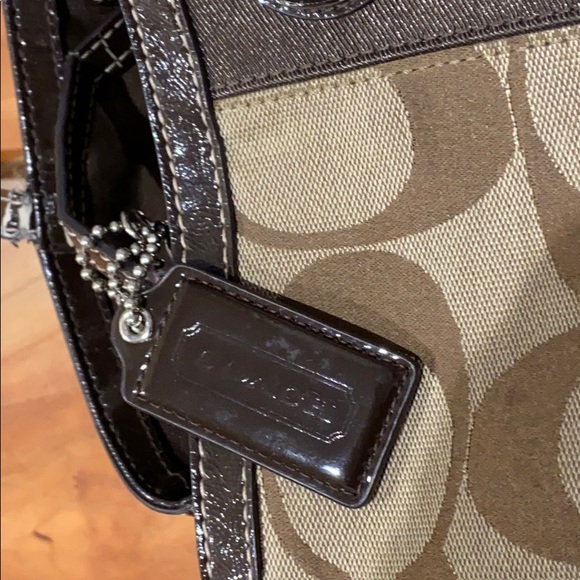 Signature Coach Shoulder Purse Bag Brown Tan - Picture 11 of 11